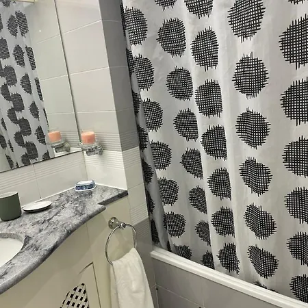 Apartamento Spacious And Comfortable 2bed 2 Bath Near Airport And Citycenter