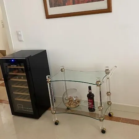 Spacious And Comfortable 2bed 2 Bath Near Airport And Citycenter