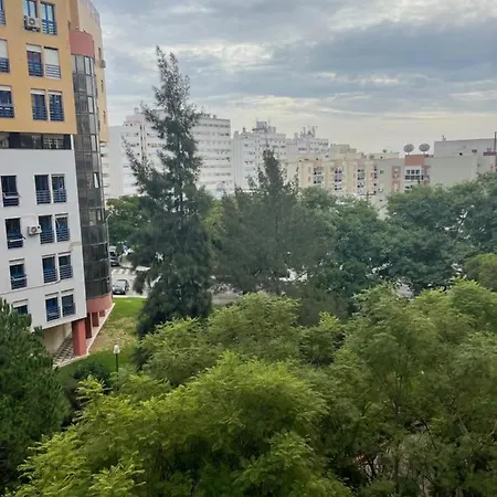 Spacious And Comfortable 2bed 2 Bath Near Airport And Citycenter